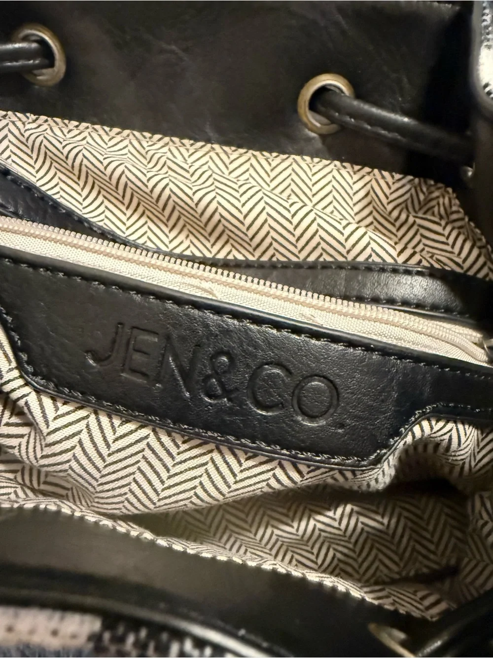 Jen & Co chic black
